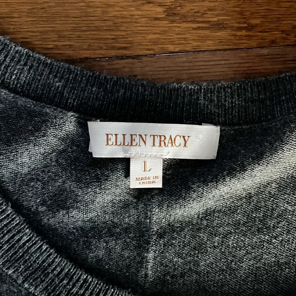 Ellen Tracy grey round neck long sleeve nylon/rayon blend sweater/pullover - Picture 10 of 15